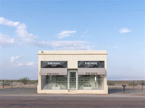 bild prada marfa bedeutung|prada marfa texas.